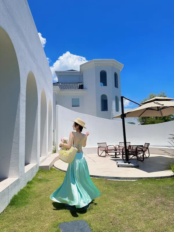 Miyue · Blue and White Saint Island Cliff Hot Tub Boutique Stay Shenzhen Luxury Resort